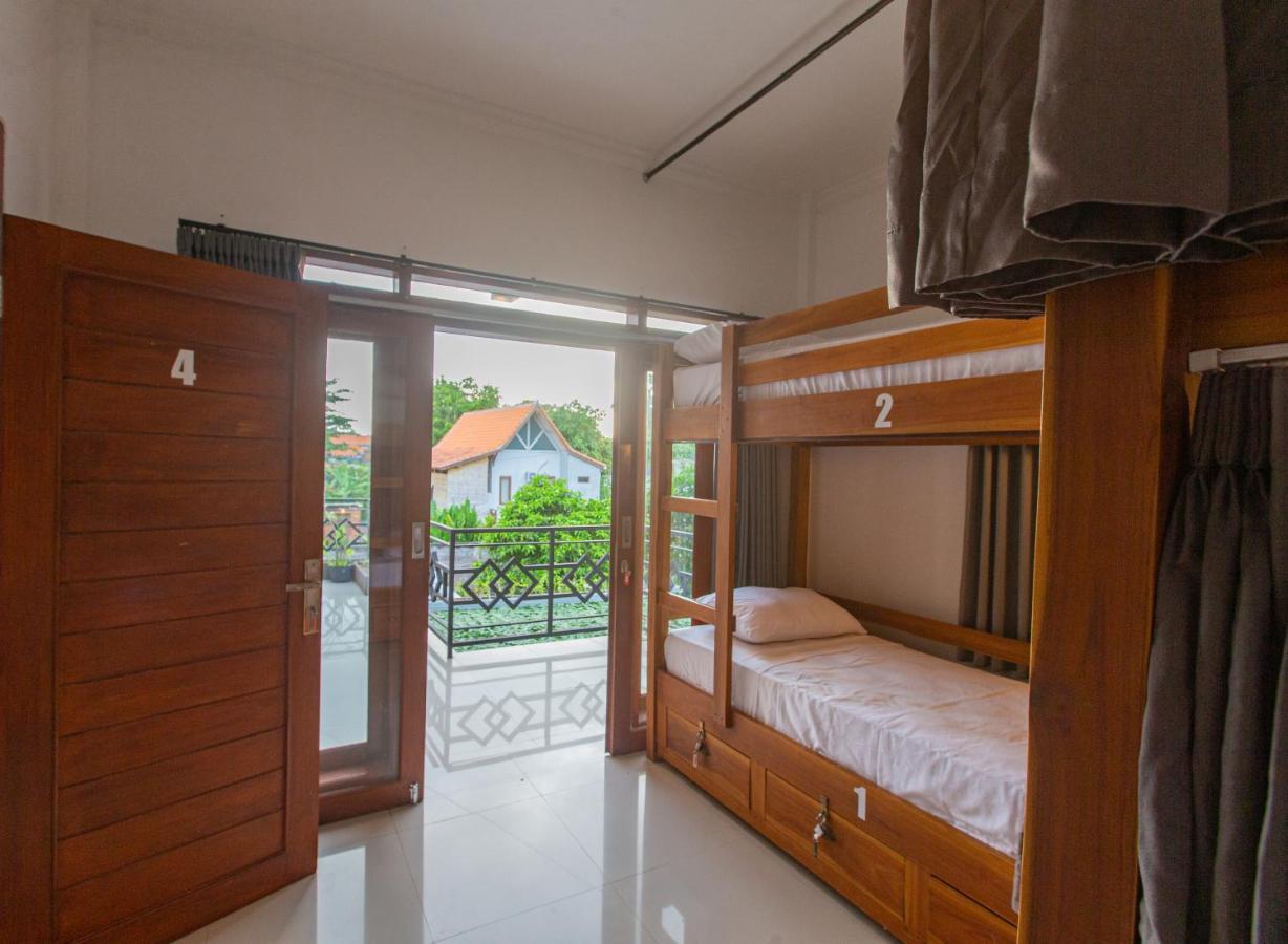 Zentiga Surf Hostel Canggu Exterior foto