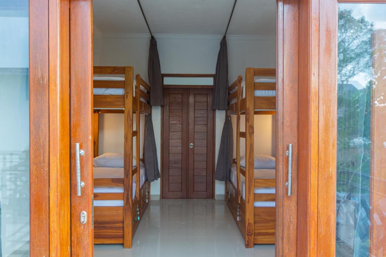 Zentiga Surf Hostel Canggu Exterior foto
